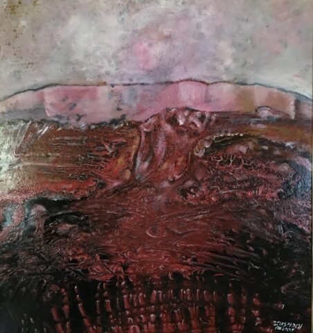Abstrakcyjna kompozycja w bogatych odcieniach czerwieni i różu, z teksturowanymi warstwami tworzącymi wirującą, dynamiczną strukturę. Forma wydaje się czaić pod powierzchnią, gotowa wybuchnąć wulkanem energii, nadając dziełu intensywny i sugestywny charakter.