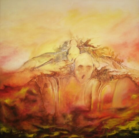 Tajemniczy obraz w odcieniach żółci i brunatno-czerwieni, z rzędem zarysów postaci o otwartych oczach i ustach, z rozchodzącymi się na boki strukturami cieni lub skrzydeł, płynącymi w stronę odbiorcy.